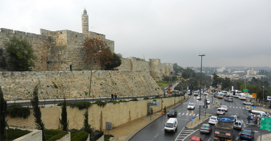 Vor dem Jaffator (links) - Blick nach Süden