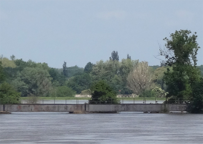 Eisenbahnbrücke bei Heyrothsberge, 10.06.2013, 10:40