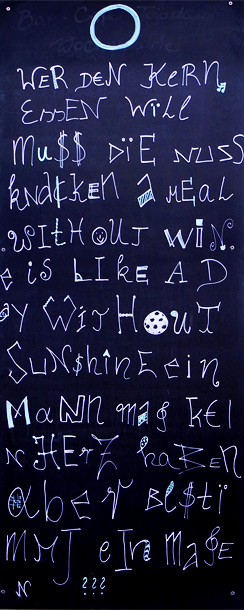 Schild an einer Kreuzberger Kneipe